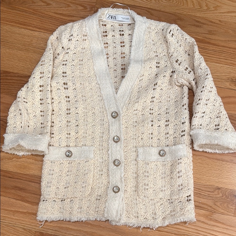 Zara Cream Knit Sweater Cardigan size S like new